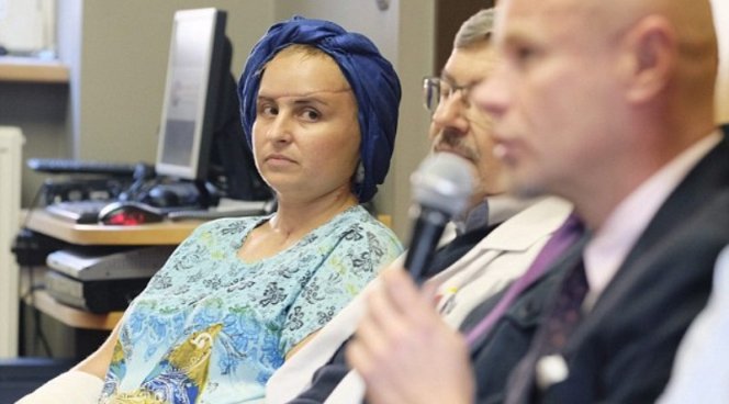 Жительнице Польши с опухолью на лице пересадили новое лицо